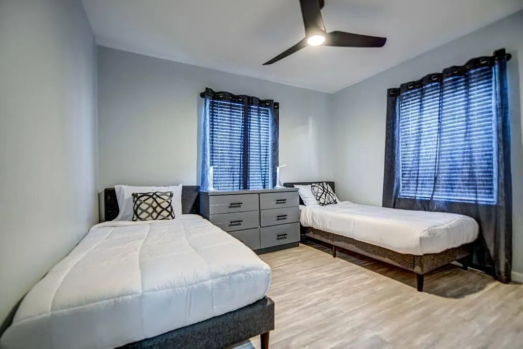 Modern Home-Downtown-3 Bedroom- King Bed Φοίνιξ Σπίτι διακοπών