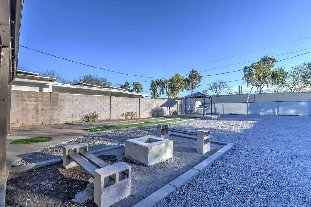 Modern Home-Downtown-3 Bedroom- King Bed Φοίνιξ